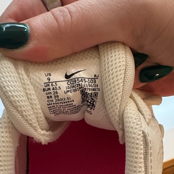 Nike Cream and Pink Sneakers - Picture 6 of 6